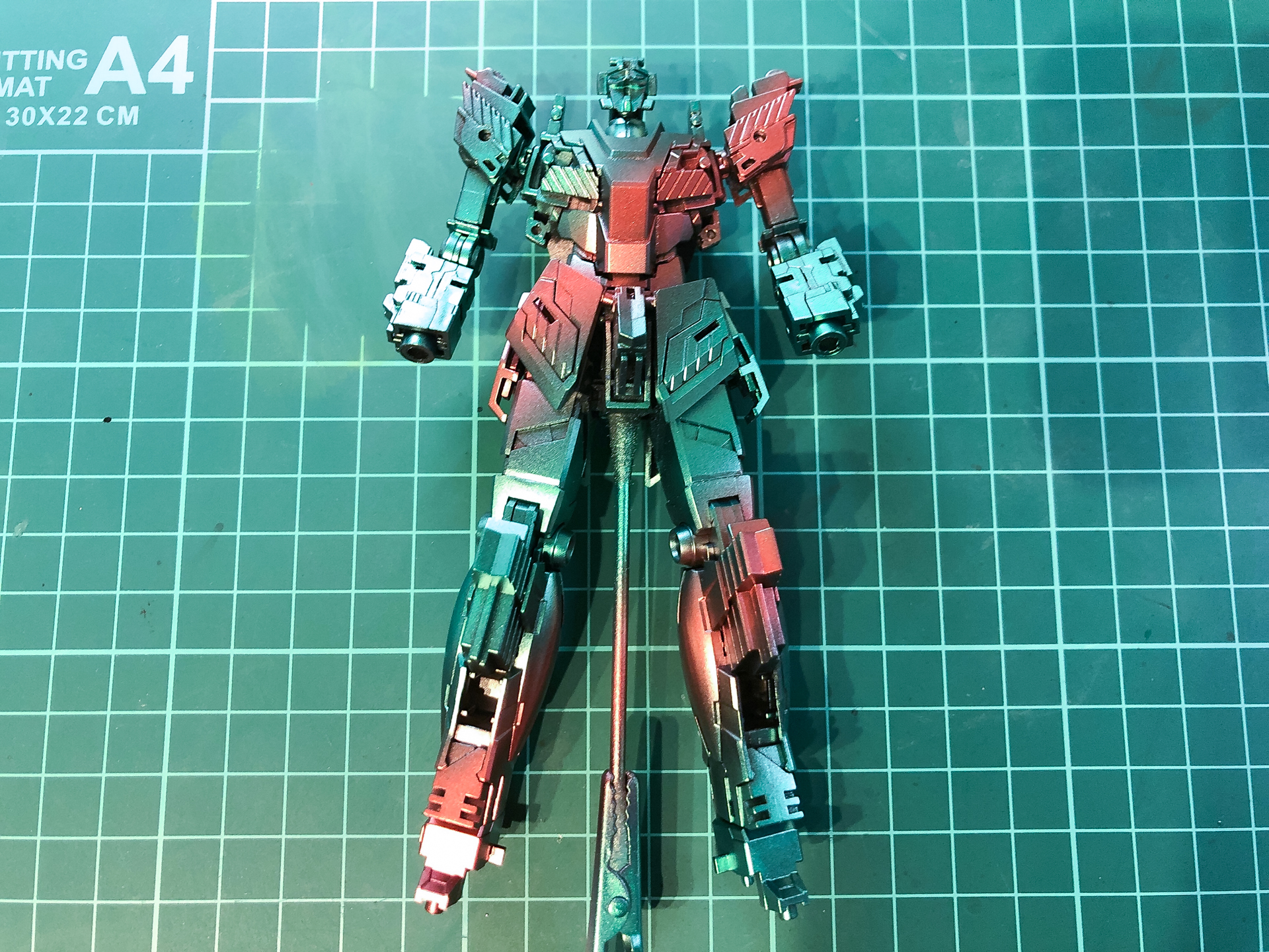 メタリックグリーンを塗装した本体。きれいなグラデーションになりました。