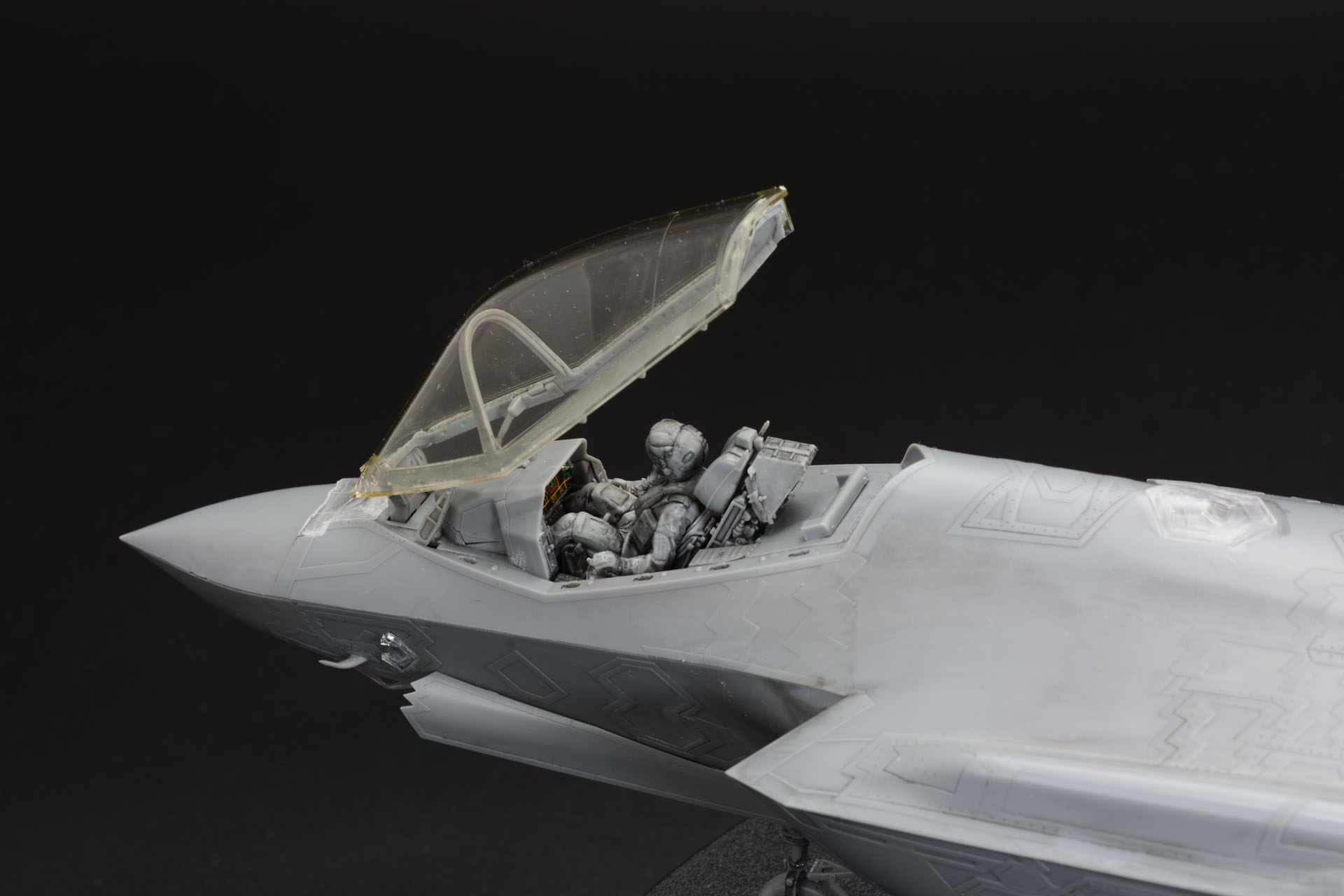 最後はキャノピーを開けた姿で