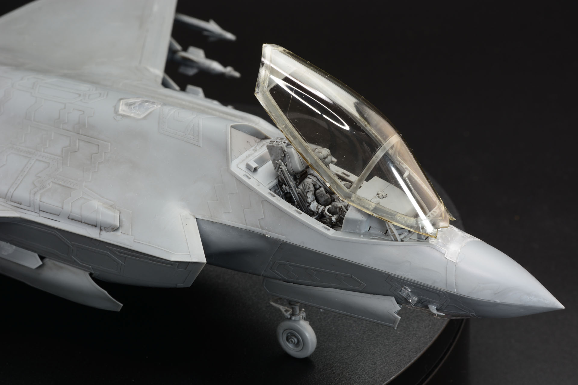 最後はキャノピーを開けた姿で