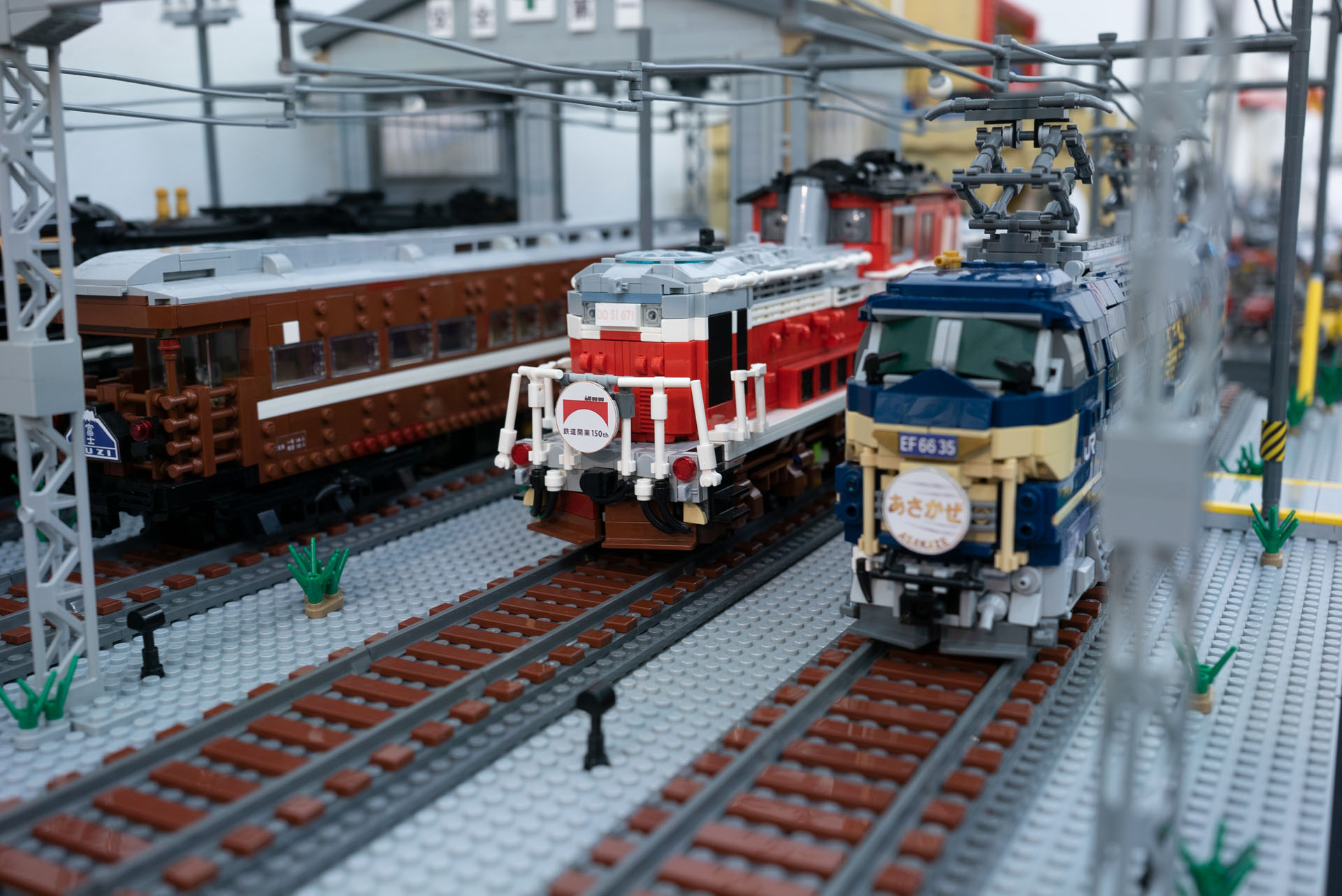 個人的には特急などの脚光を浴びるものより、ディーゼル車のような働く鉄道が好き！このモデルのフロント部分など、さまざま部品の角度のこだわりが、リアルさに直結していて、達人レベルの技を感じるはず