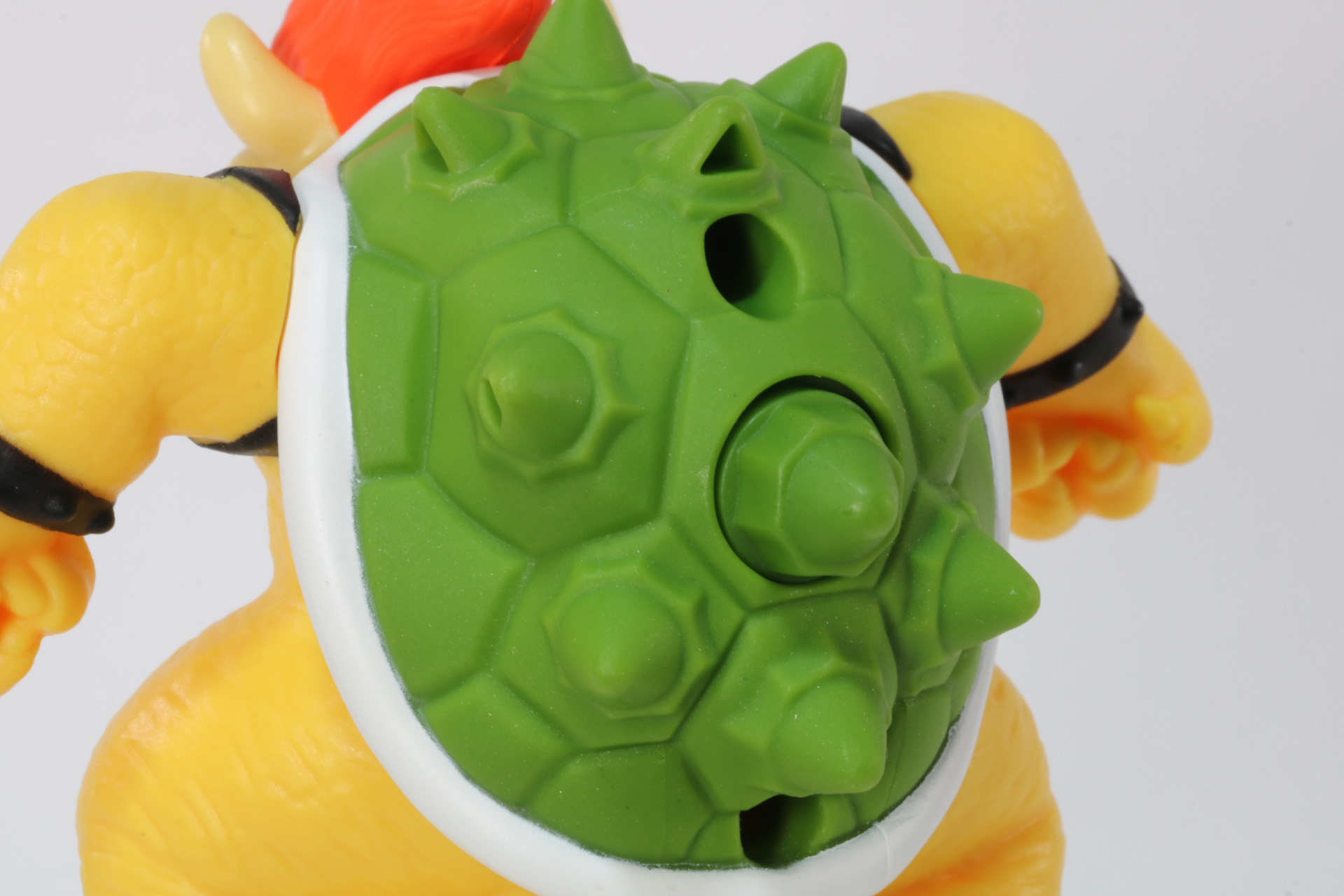 口に差し込むことで、炎を放つ姿に