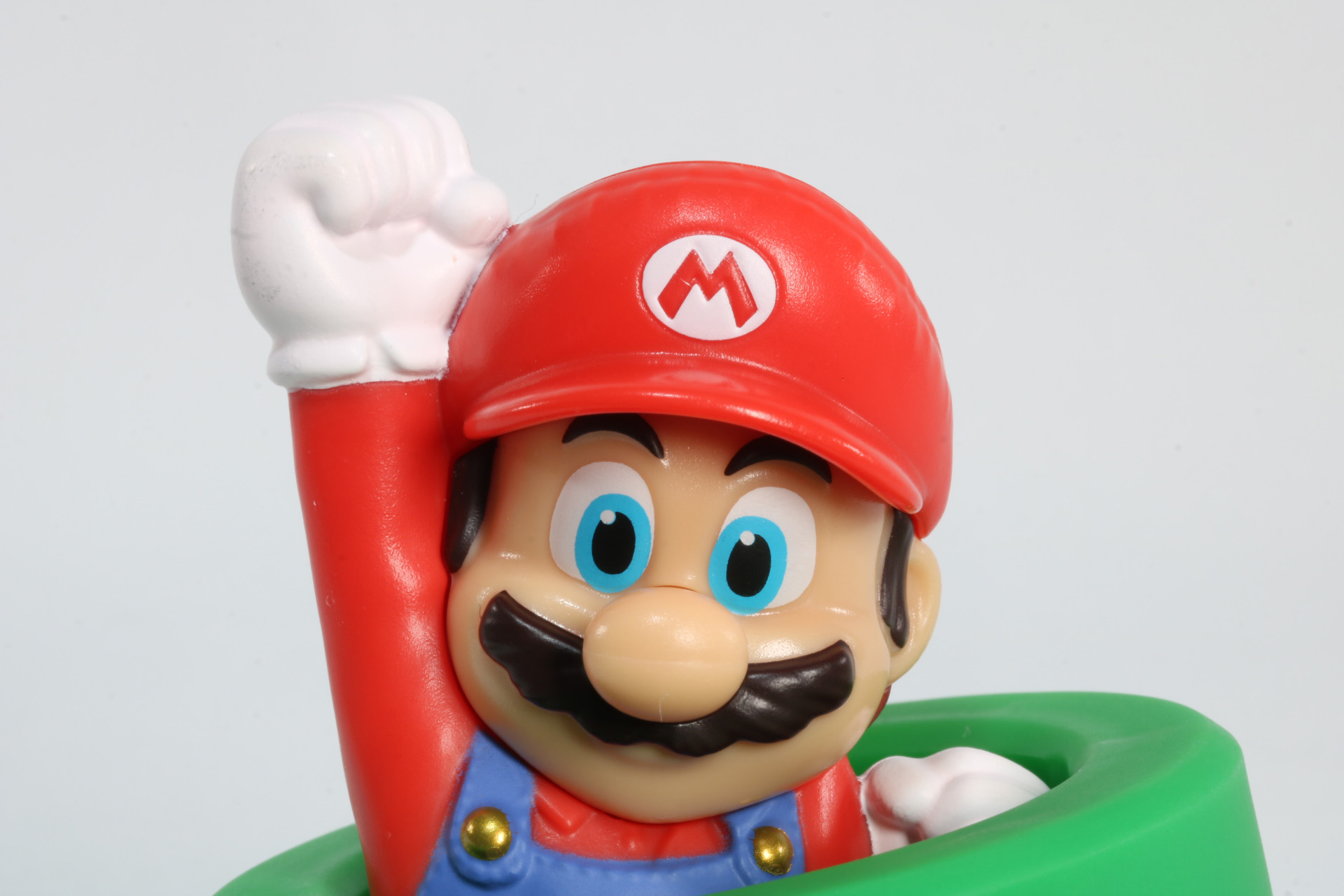 トレードマークの帽子と髭もしっかり再現されている