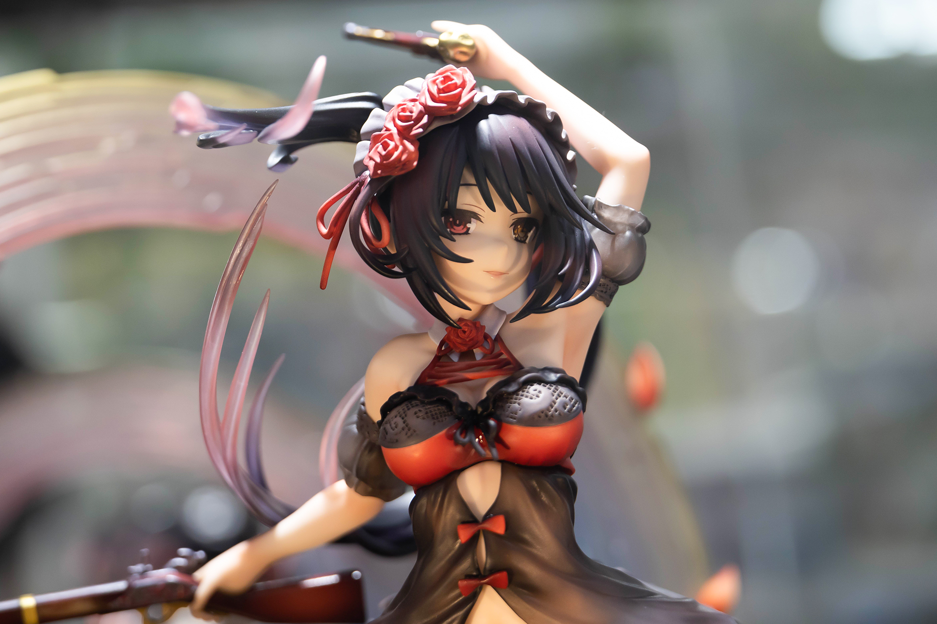 正面からではわかりにくいが、髪はやや乱れており躍動感がある