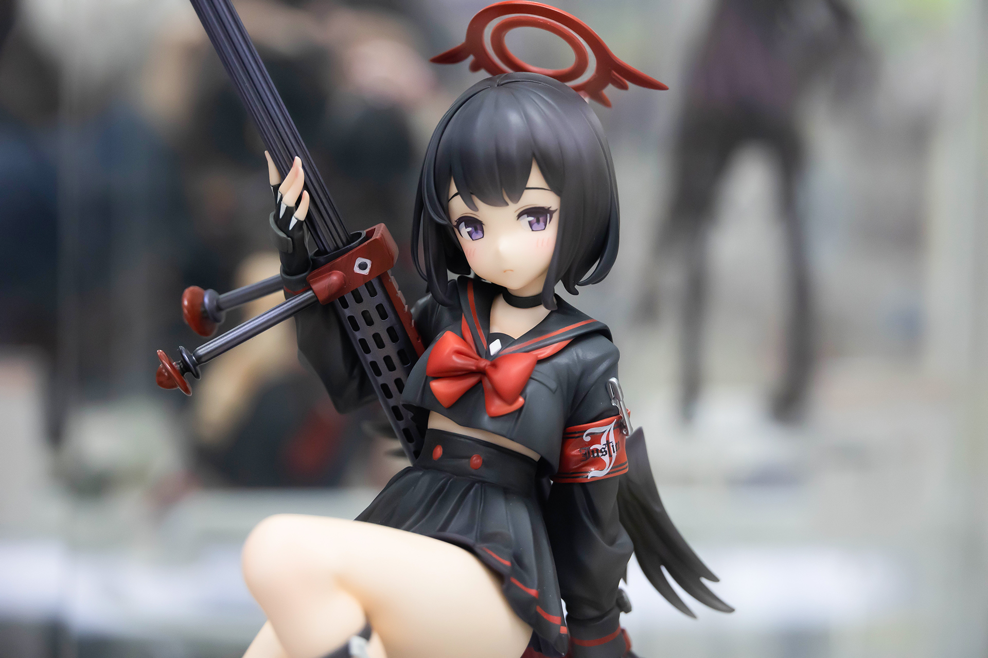 昭和の昔から、セーラー服には銃器が似合う!?