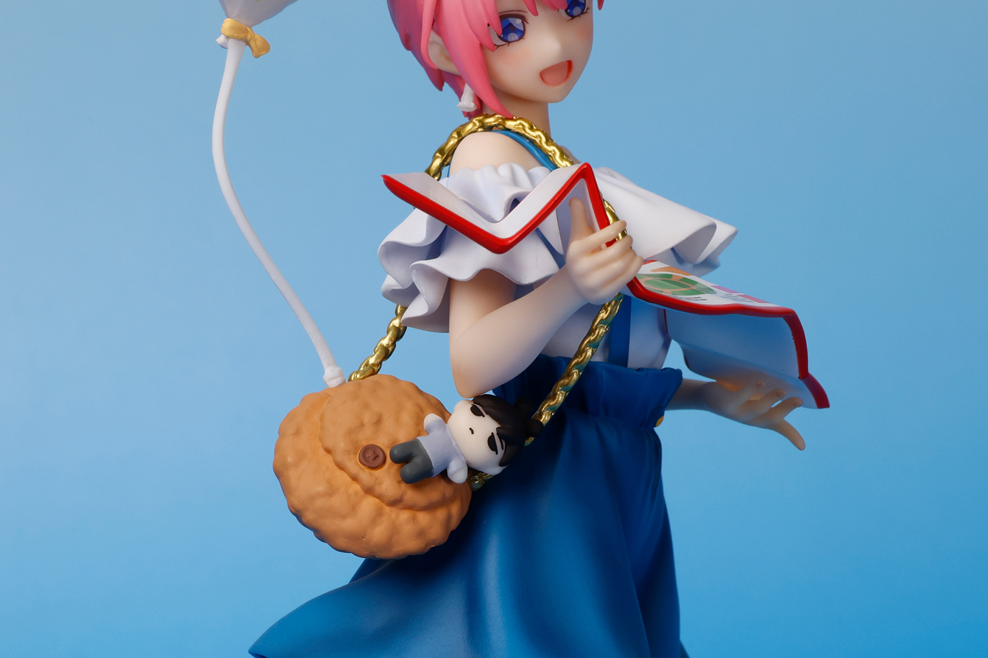 バッグには、風太郎モチーフのマスコットが付けられている