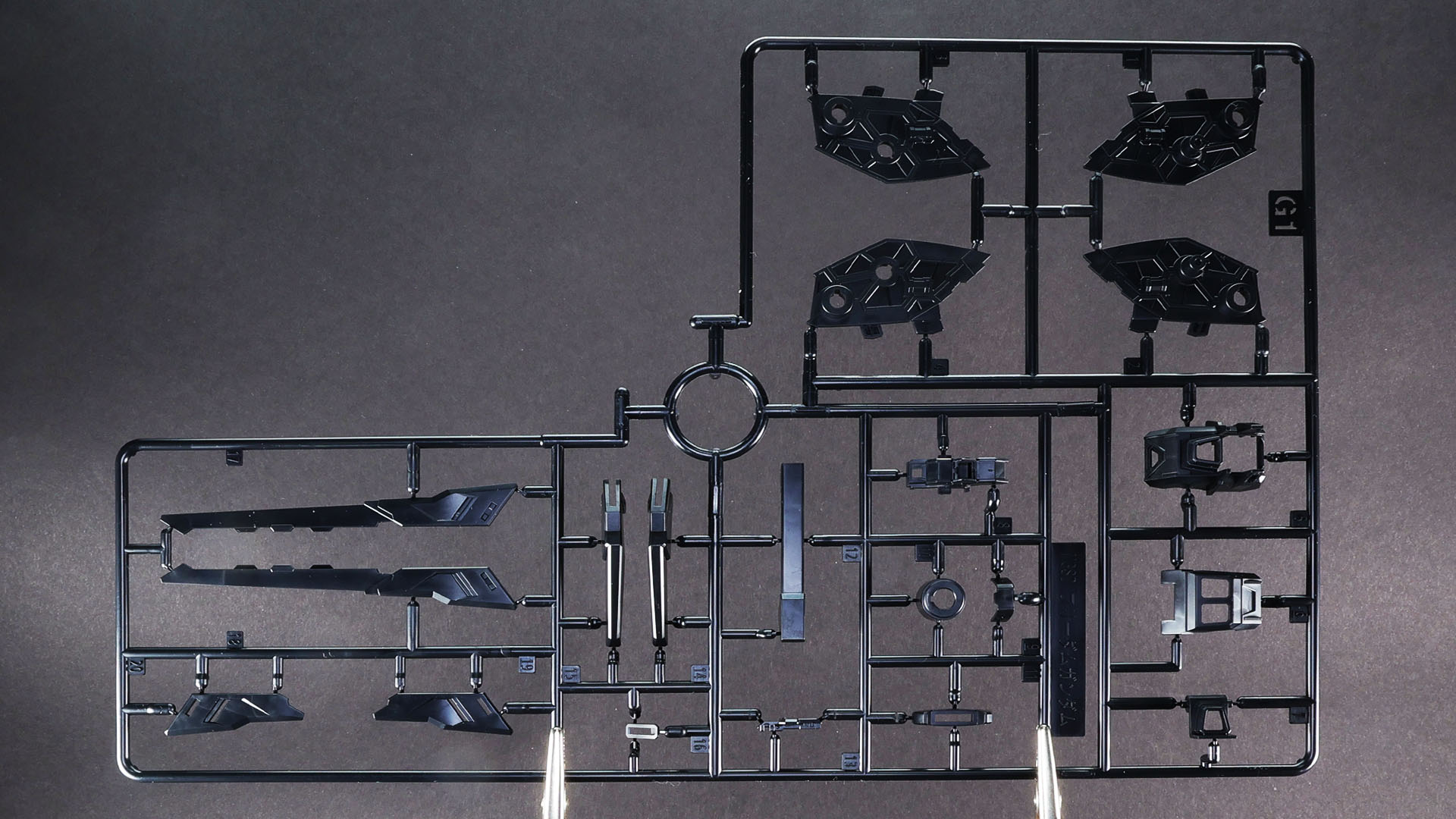 H1：主に背部ウイングと外装