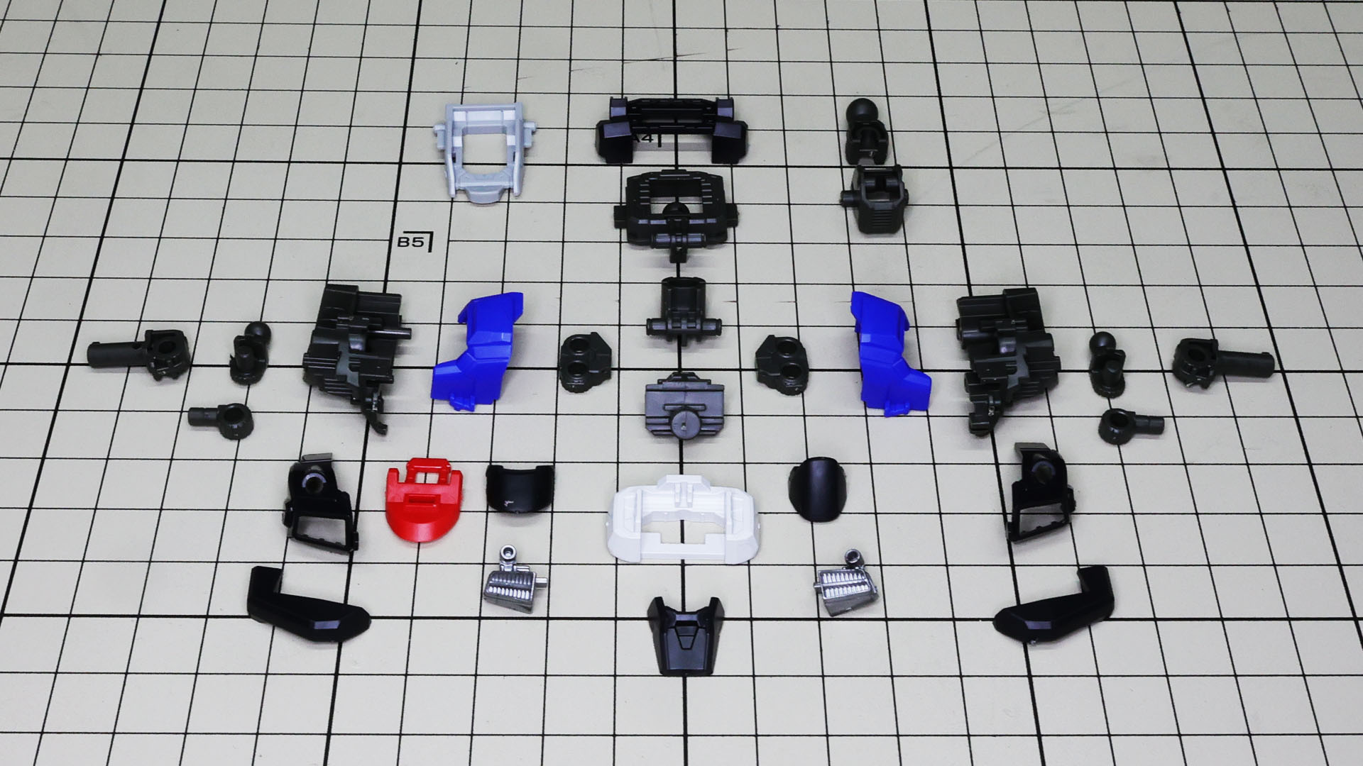 SDシリーズとは思えないパーツ割り！