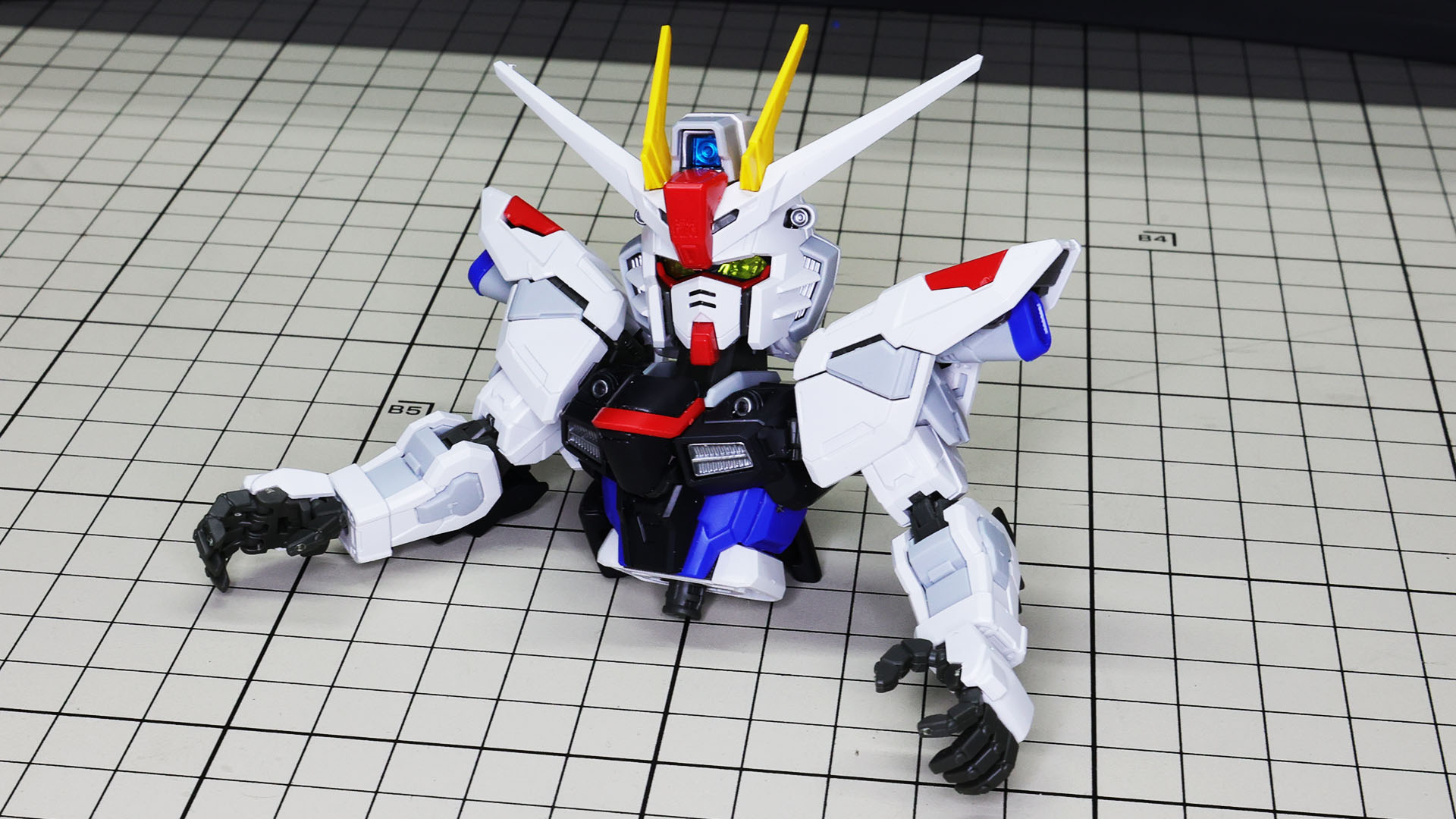 いやもうここまでで十分かっこいいSDフリーダムですね！