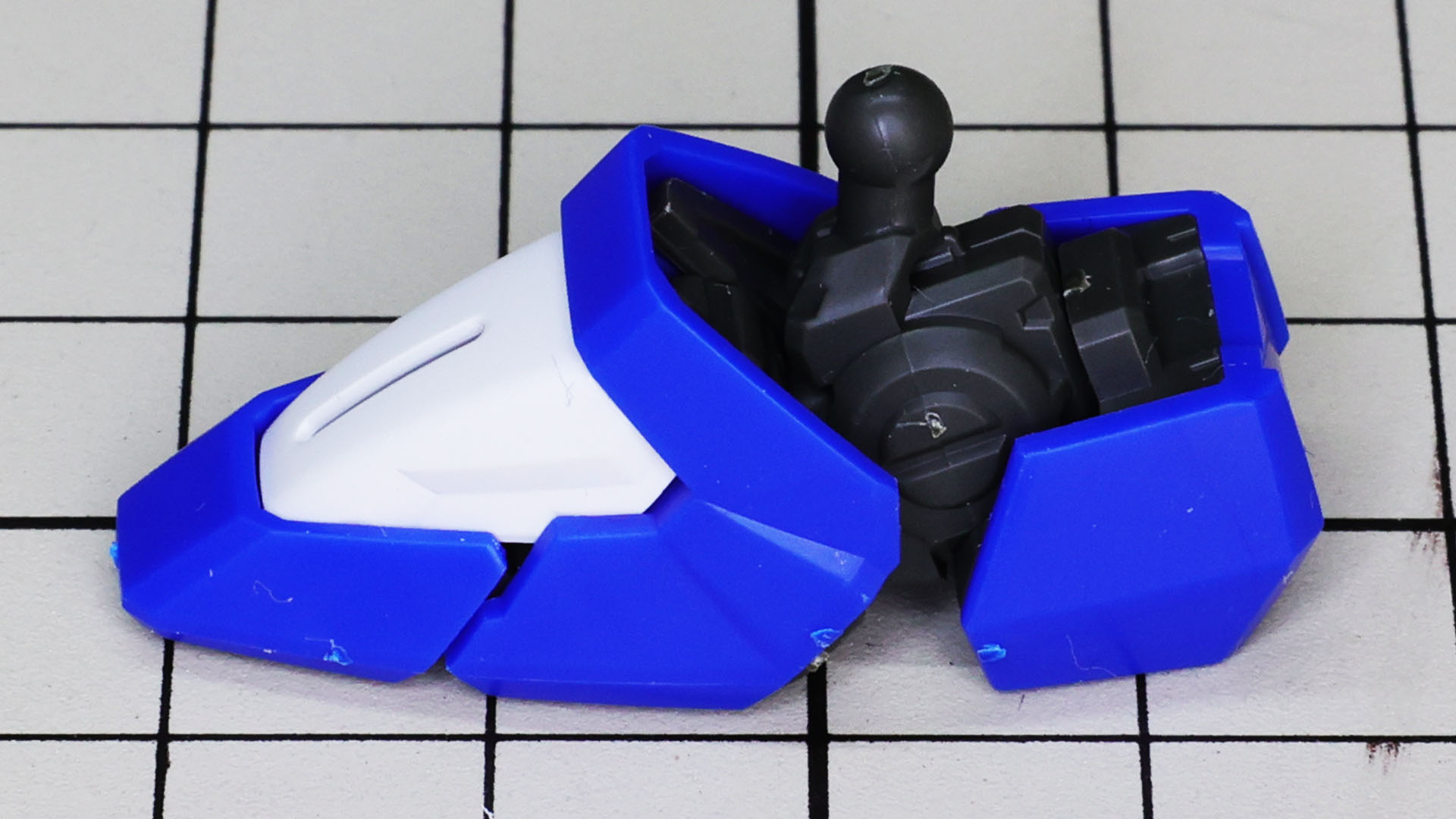 ソール前部はだいぶ跳ね上げられます