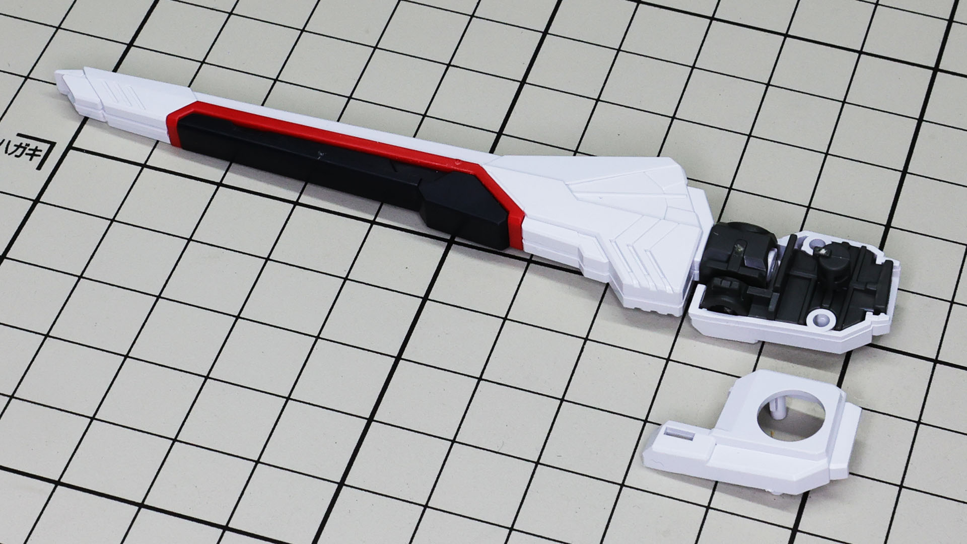 大型のメインウイングは片側2枚あります