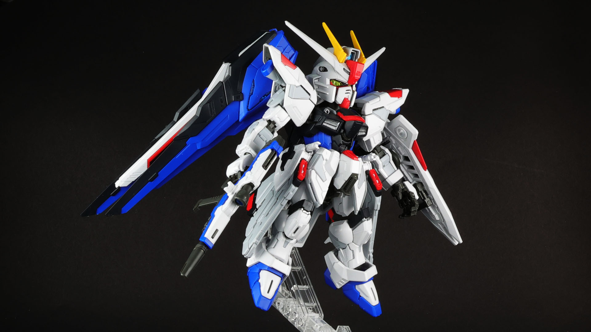 角度を変えると大きく表情が変わります