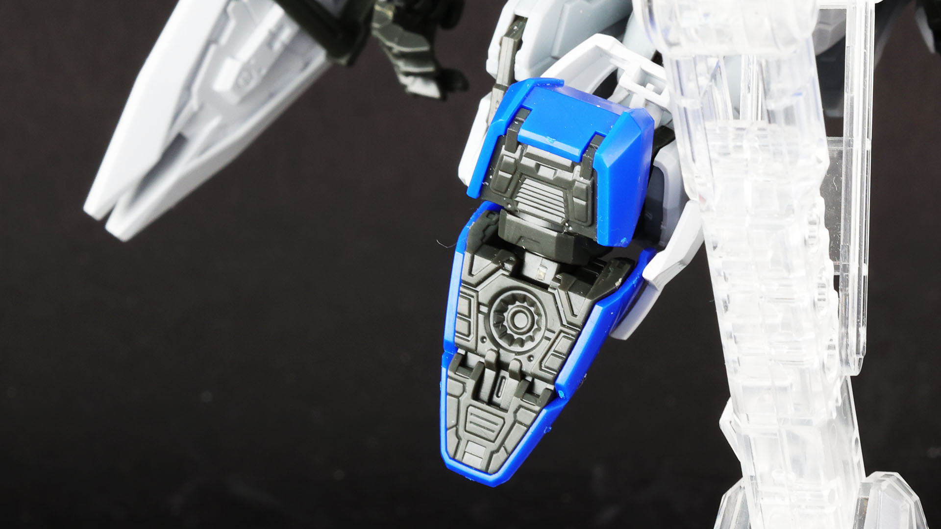 足裏もびっしりモールドが入っています