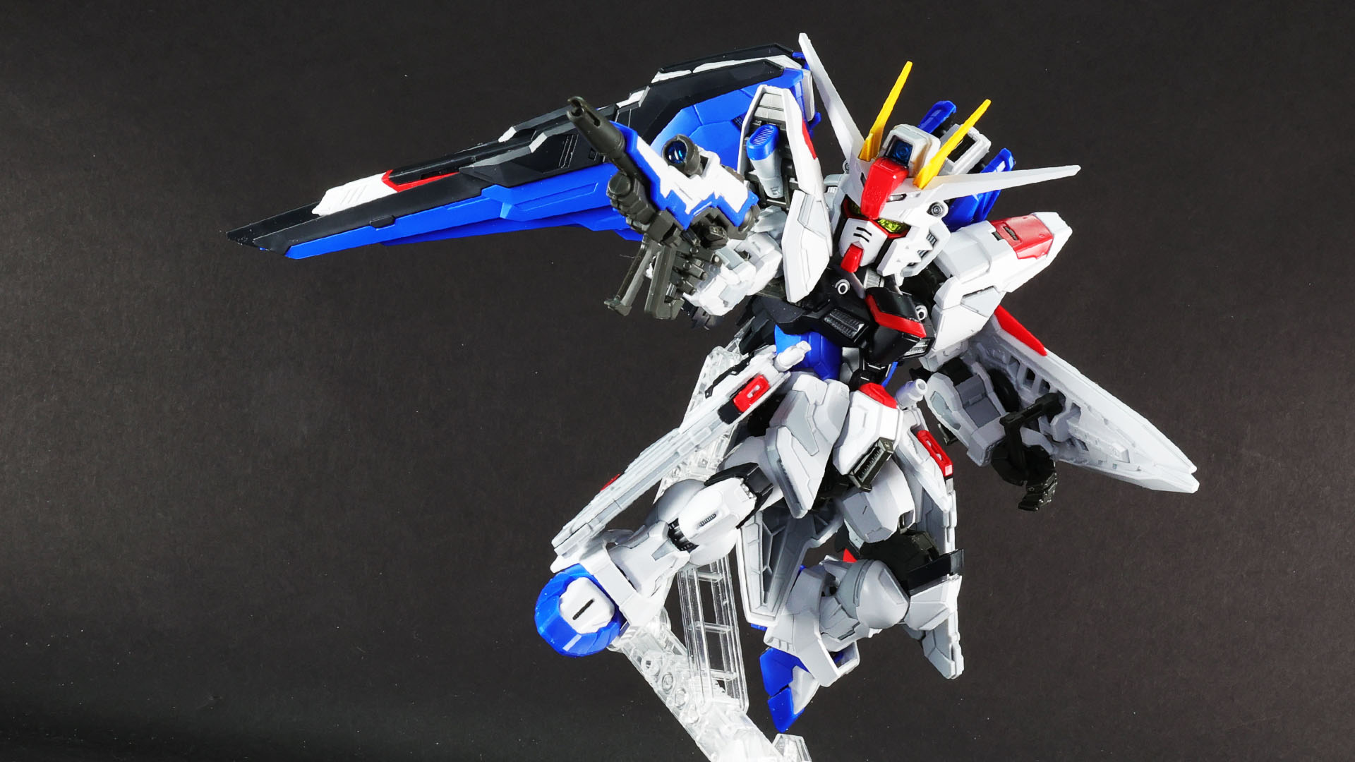 アクションポーズをとらせてもパーツが抜け落ちることがありません！