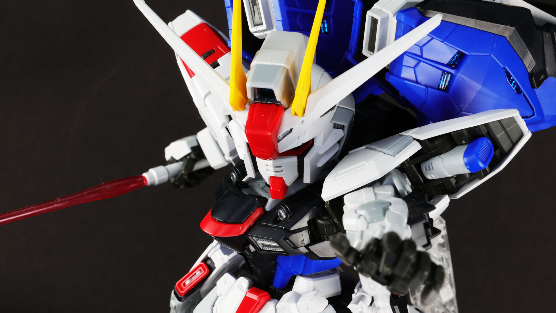 サーベルがとても似合う印象！