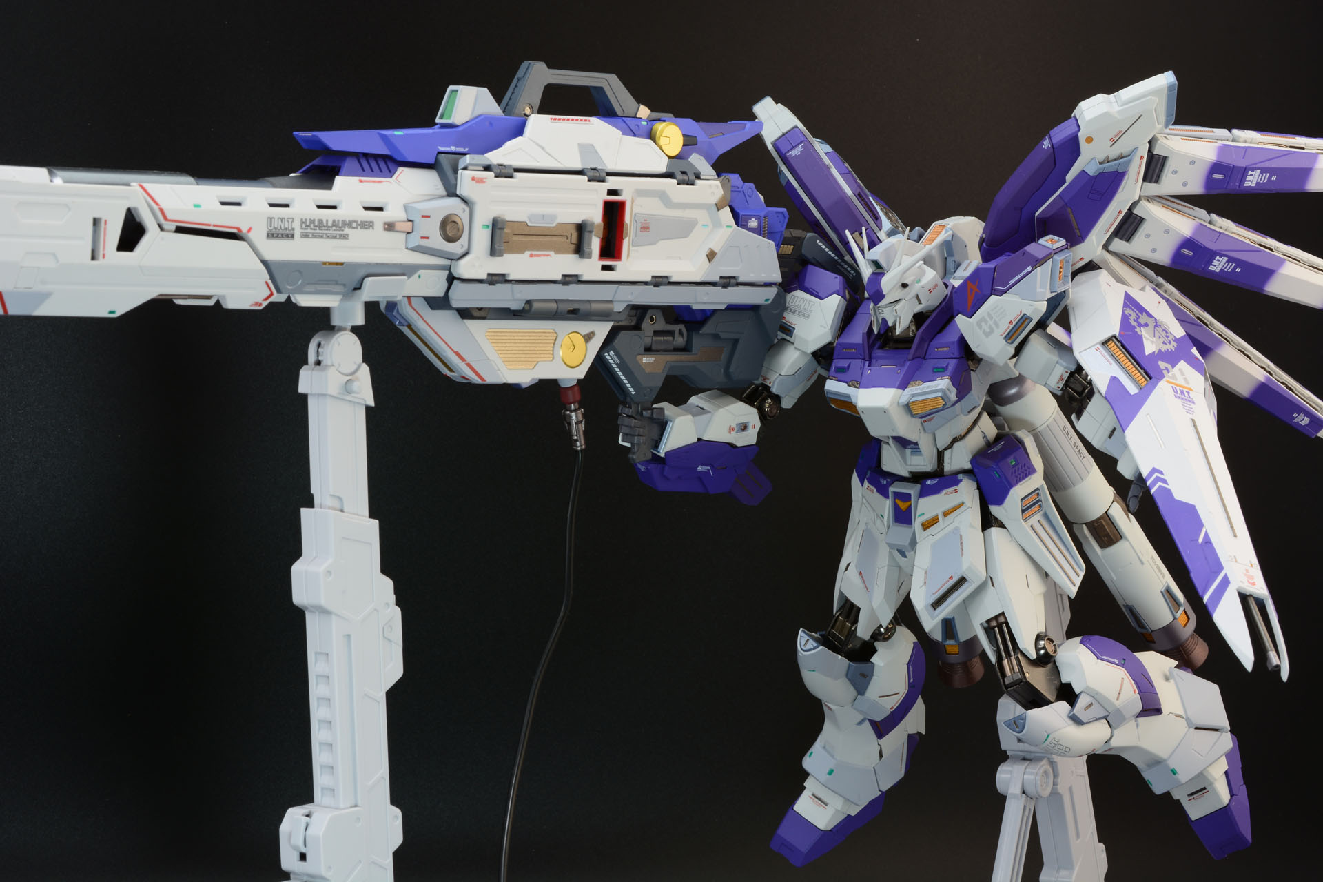 アイテムが大きいだけにフォーカスをどこにしようか考えさせられる。2つのモードで構え方が違うのが楽しい