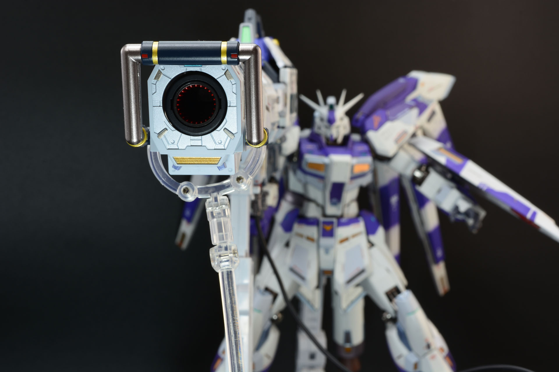 アイテムが大きいだけにフォーカスをどこにしようか考えさせられる。2つのモードで構え方が違うのが楽しい