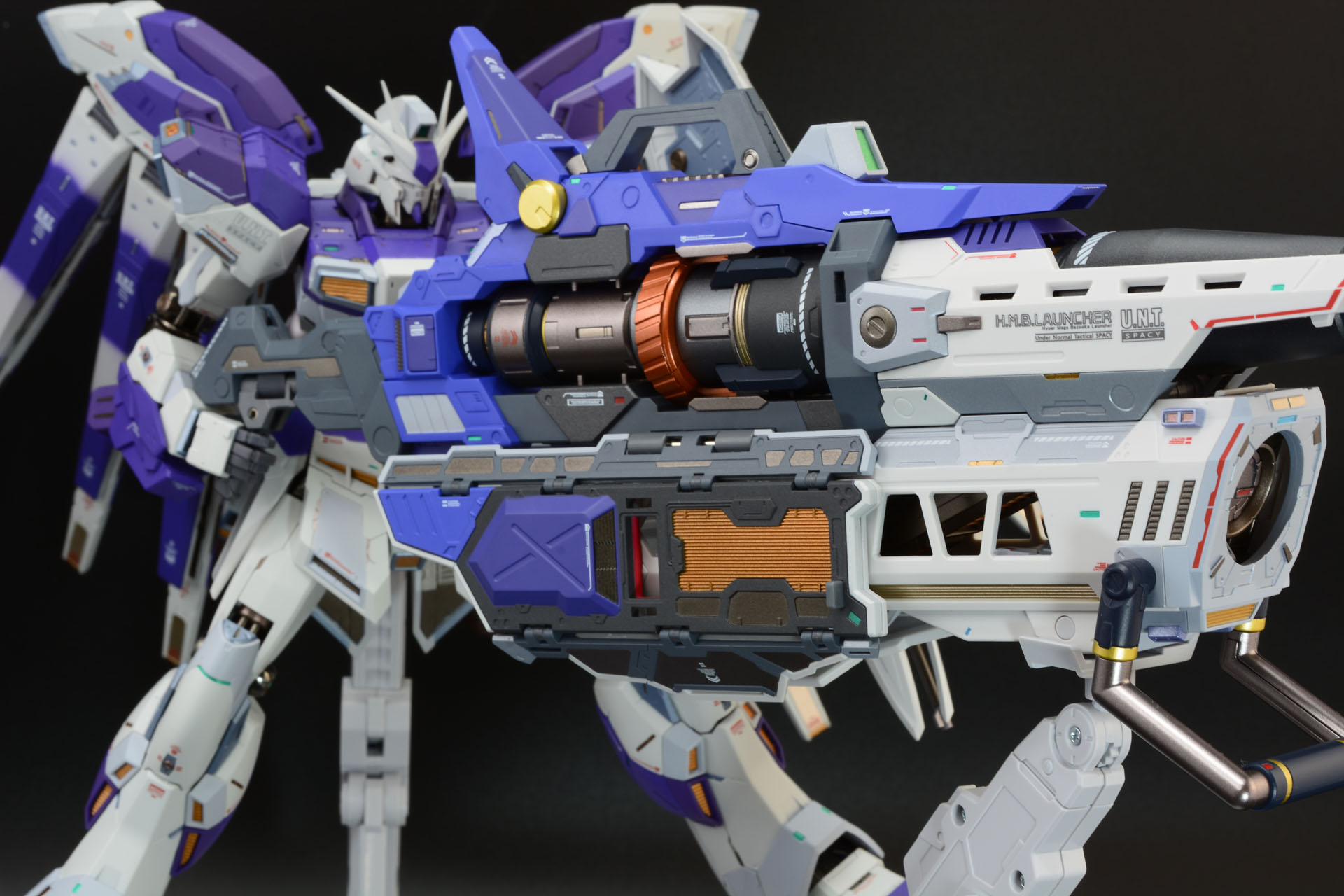 アイテムが大きいだけにフォーカスをどこにしようか考えさせられる。2つのモードで構え方が違うのが楽しい