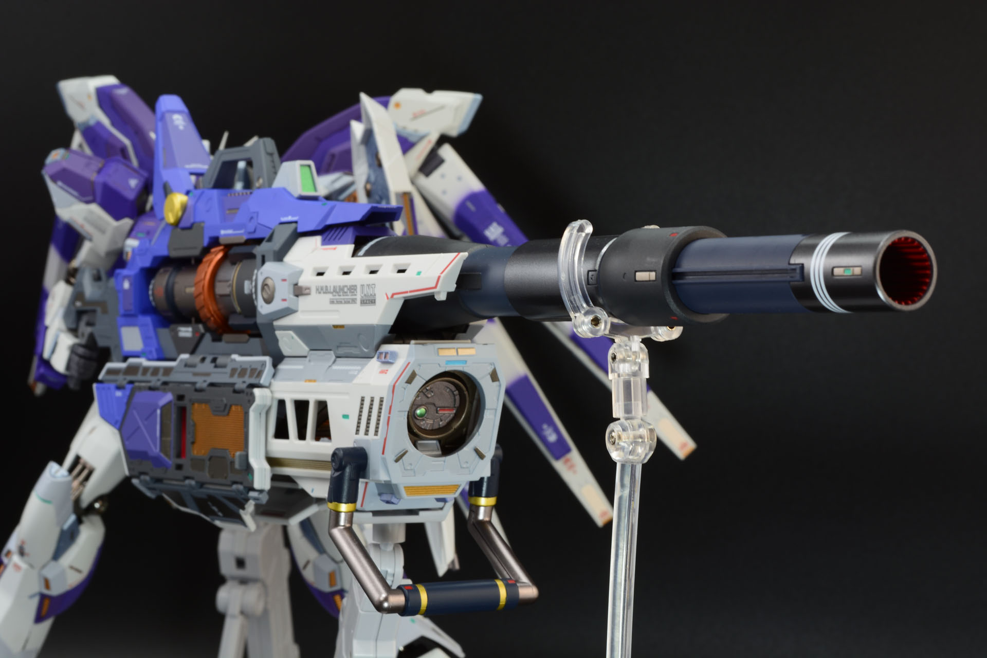 アイテムが大きいだけにフォーカスをどこにしようか考えさせられる。2つのモードで構え方が違うのが楽しい