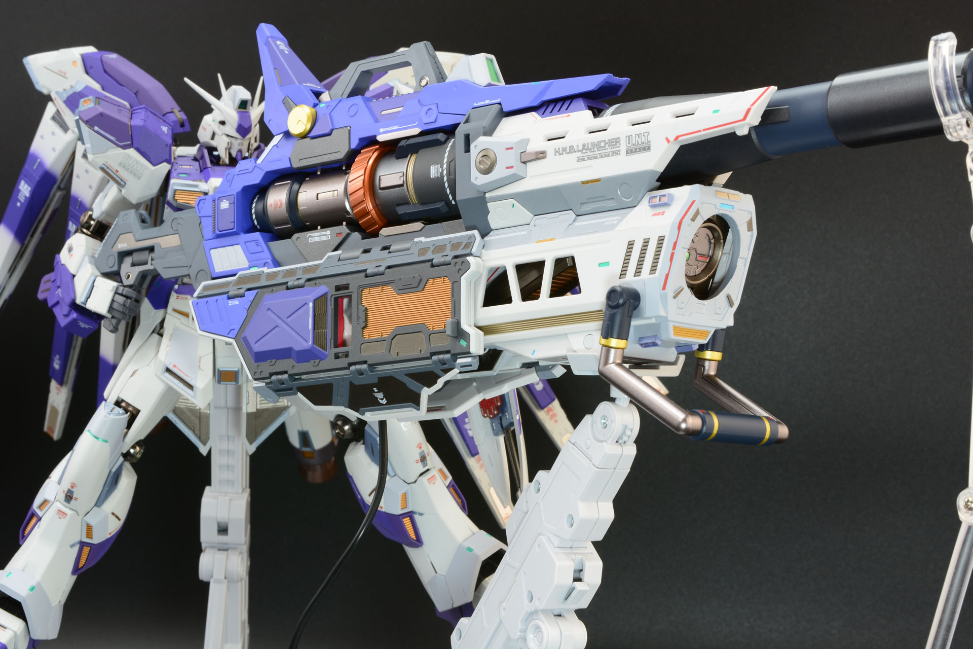 アイテムが大きいだけにフォーカスをどこにしようか考えさせられる。2つのモードで構え方が違うのが楽しい