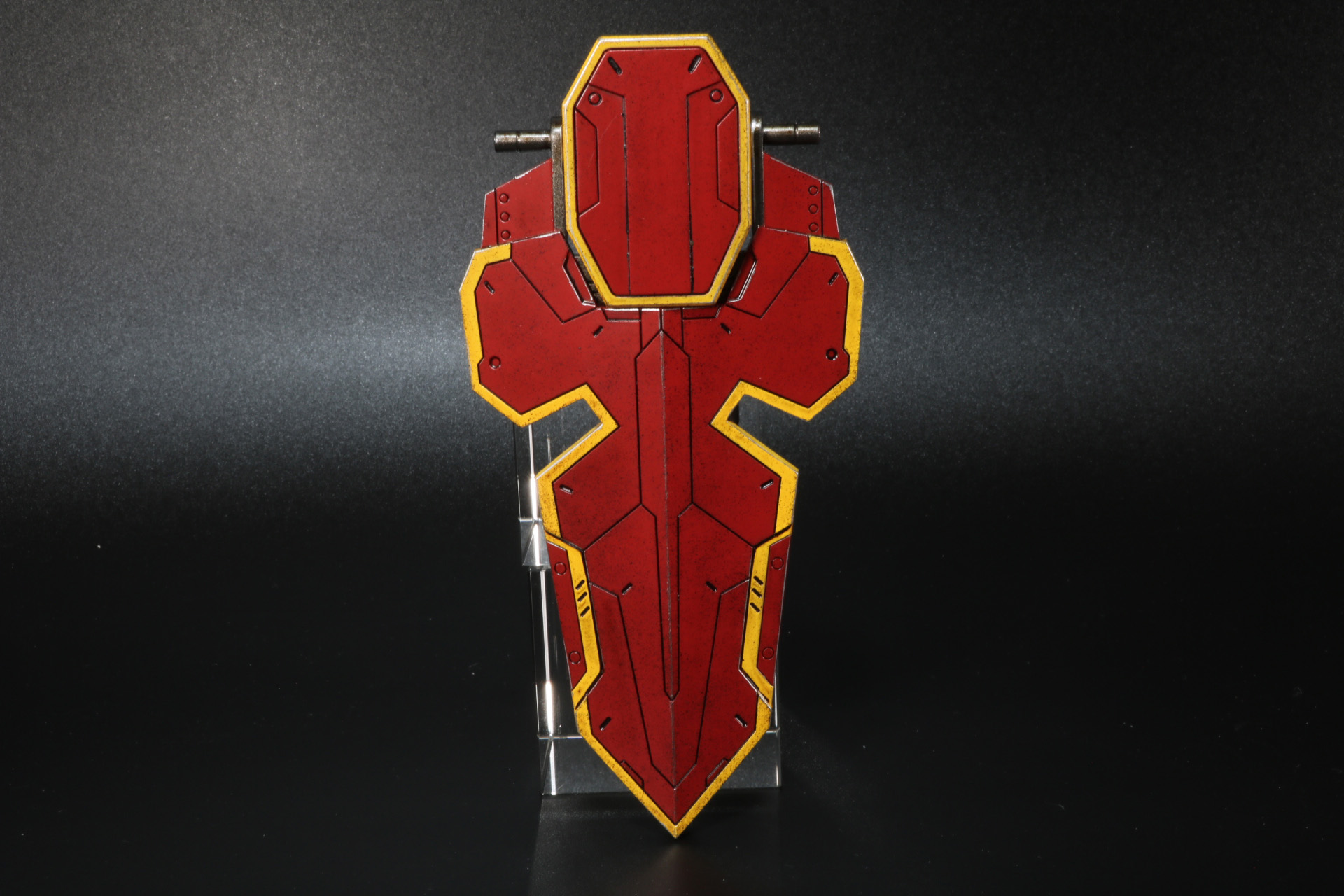 盾は裏面にある接続口にジョイントパーツをはめ込む