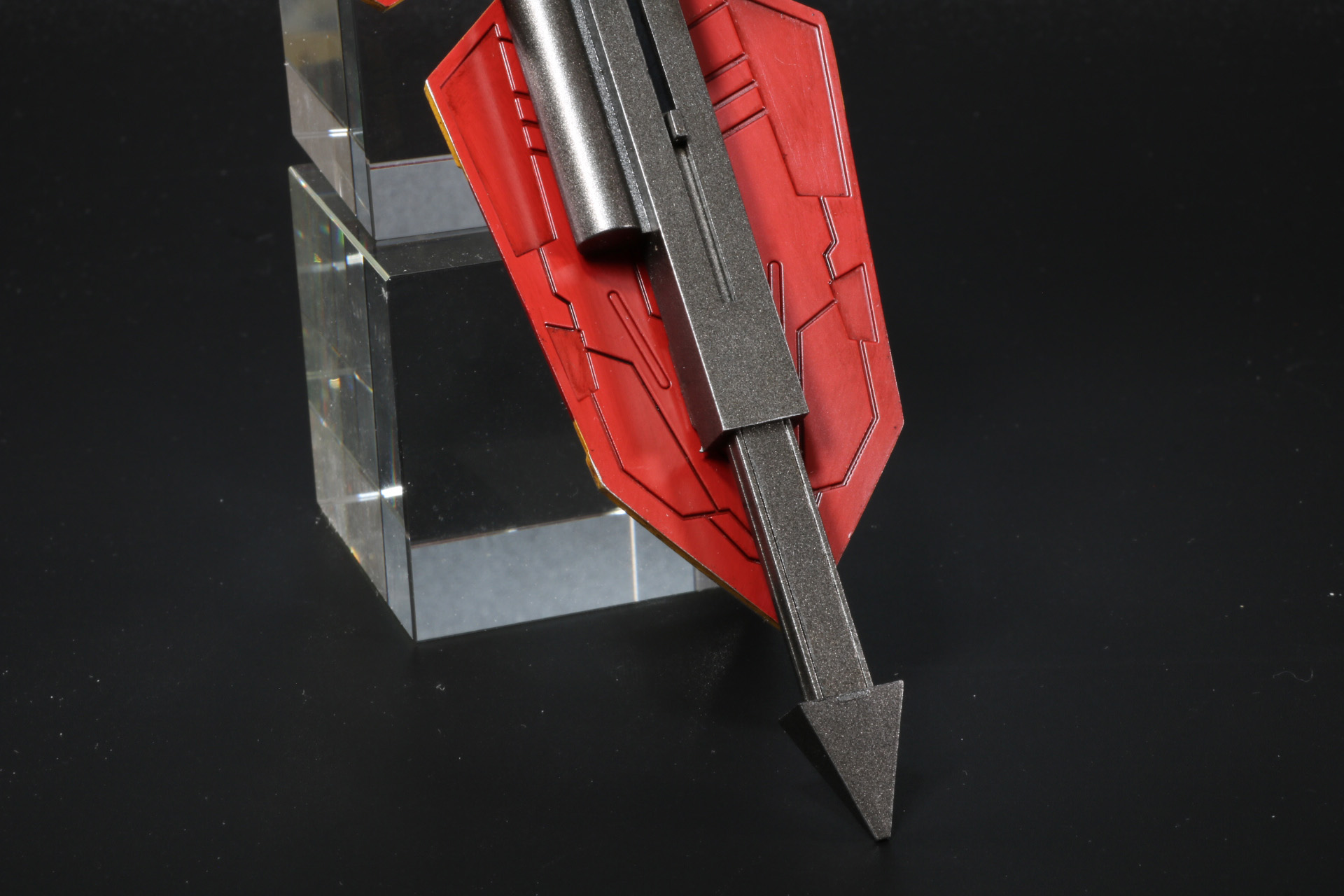 パイルの展開ギミック。劇中では固定砲台の固定や敵に打ち込みひるませる場面があった