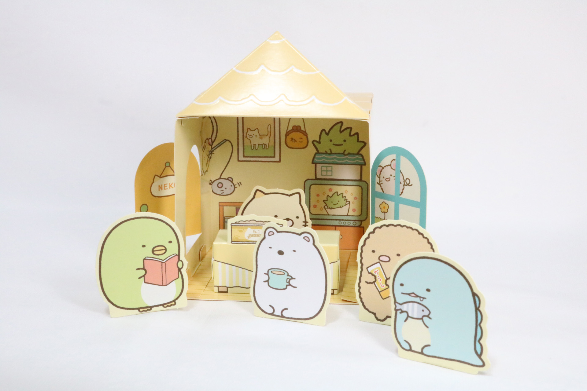 ねこのおうちに集まるしろくまたちが表現できる