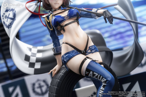 レースクイーンの魅惑のボディライン。「アズールレーン