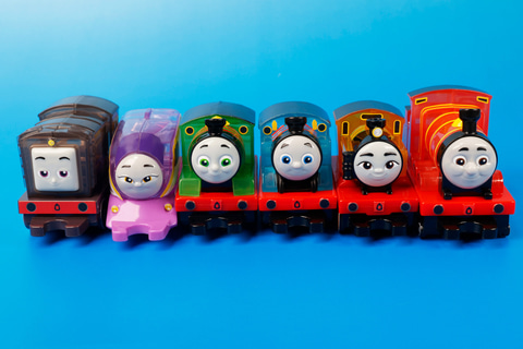 ハッピーセット トーマス ハロルド新品 手転がしで遊べて連結も楽しめる！マクドナルド ハッピーセット