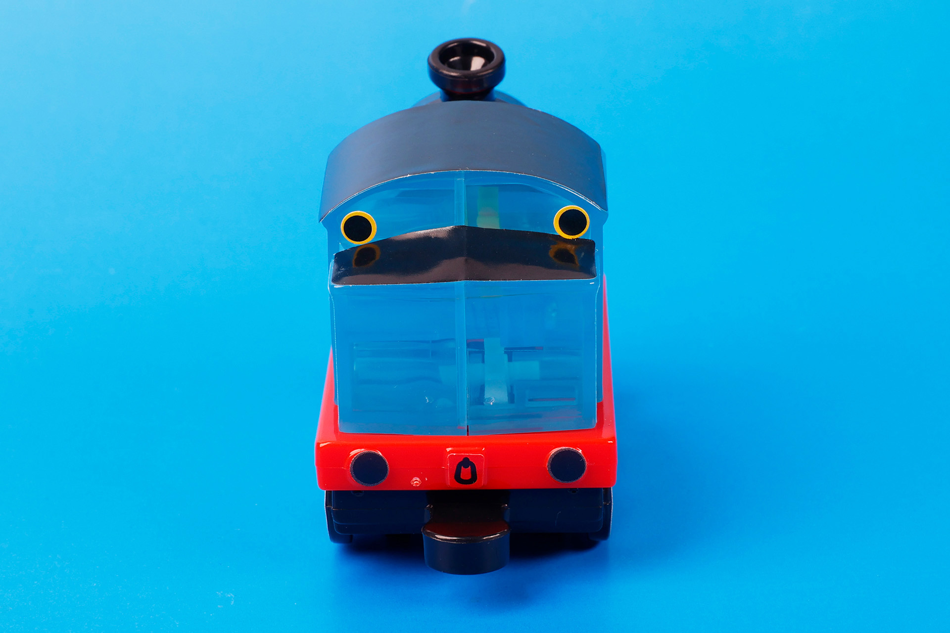 背面側はかなりスッキリとしている