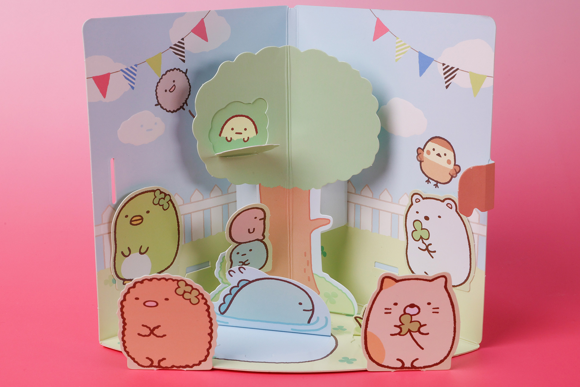 すみっコたちのキャラクターカードを並べて遊ぼう！