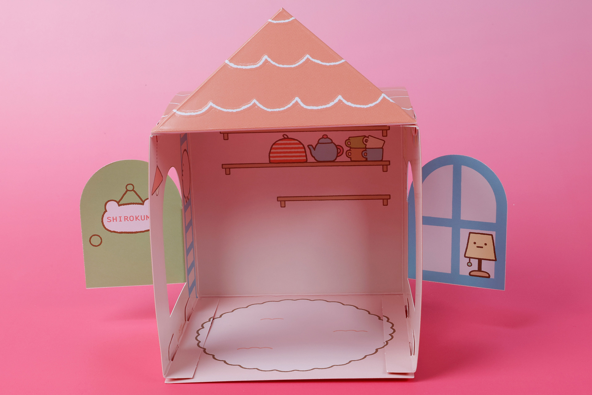 「しろくまのおうち」を組み立てたところ。家の中にふかふかしたカーペットが敷かれているようだ