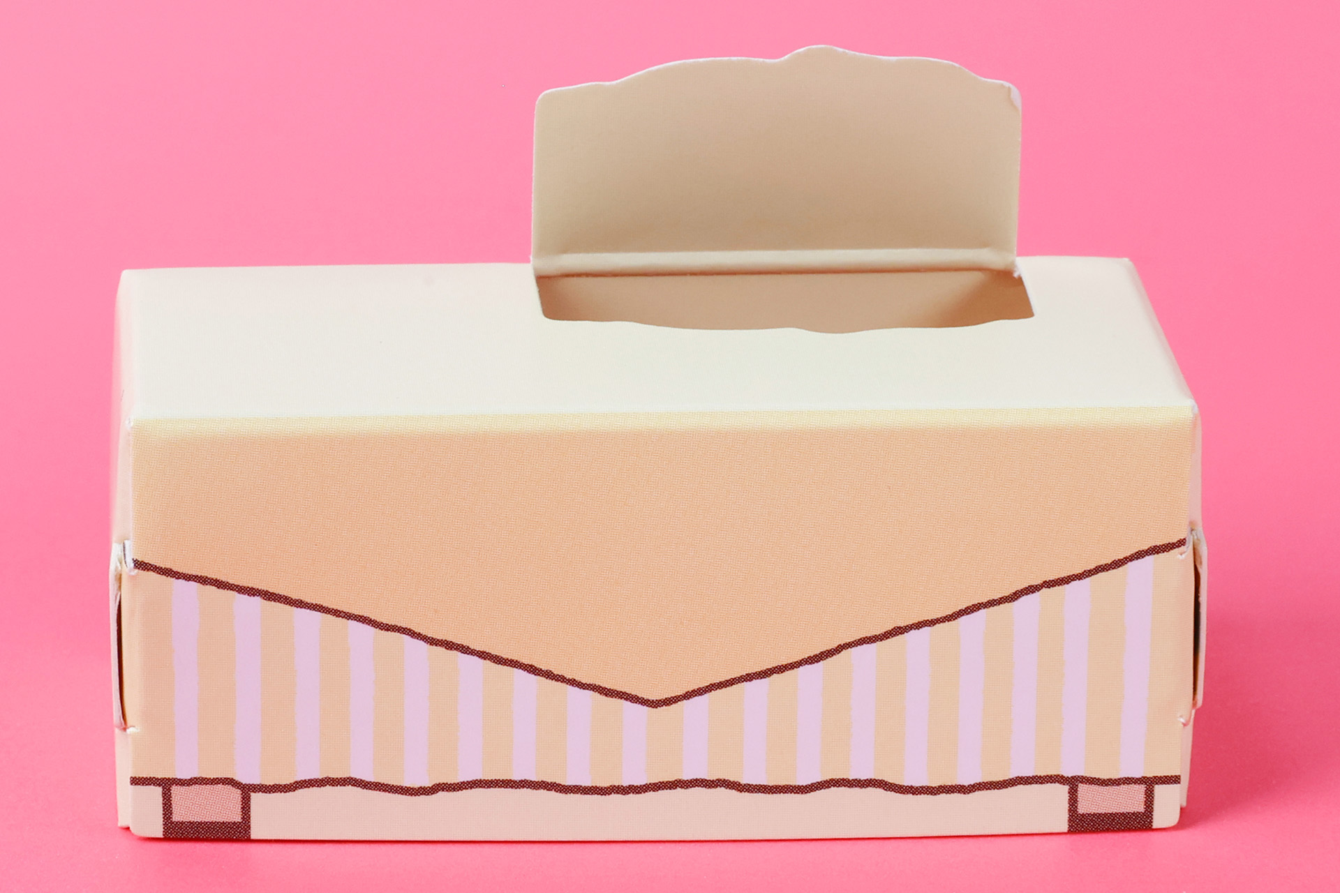 背面側にも絵が描かれている