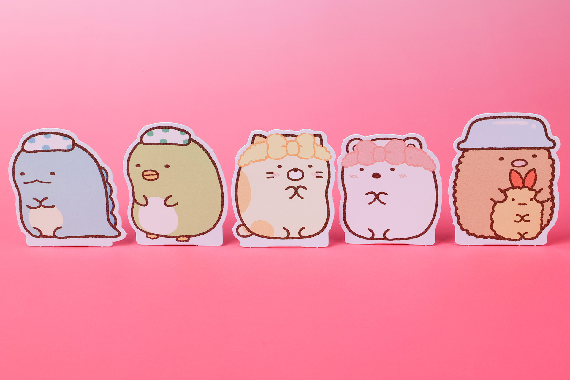 キャラクターカードには、お風呂に入っているようなとかげ、ぺんぎん？、ねこ、しろくま、とんかつのイラストが描かれている