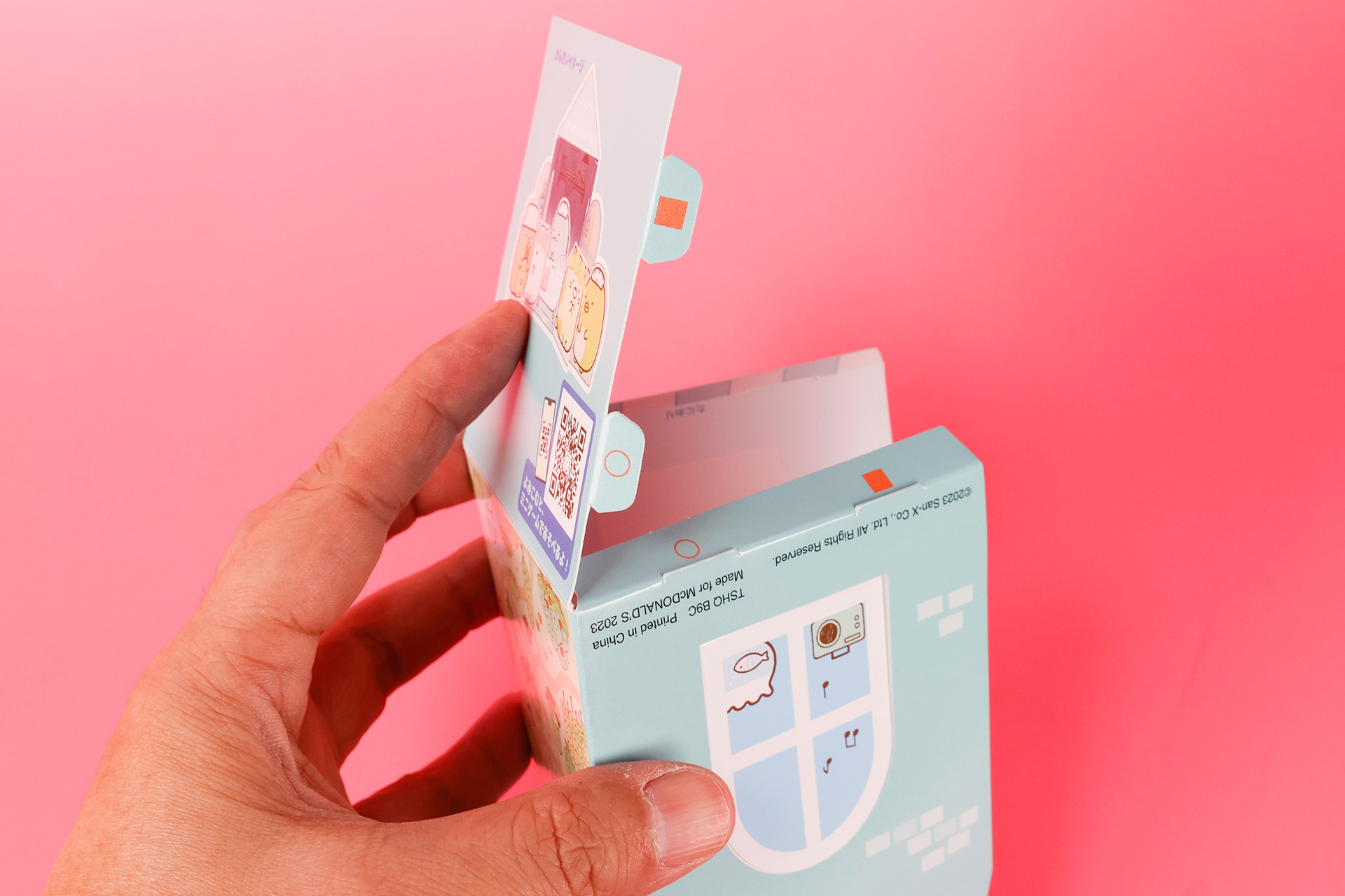 同じマークが重なり合うように組み立てていこう