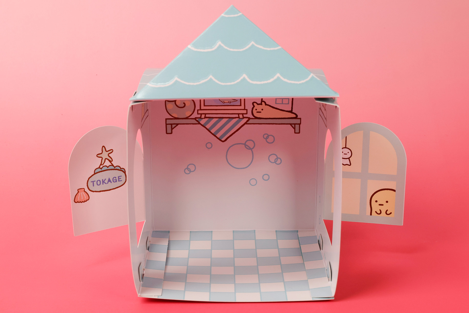 ファンシーな水色がかわいい「とかげのおうち」が完成！