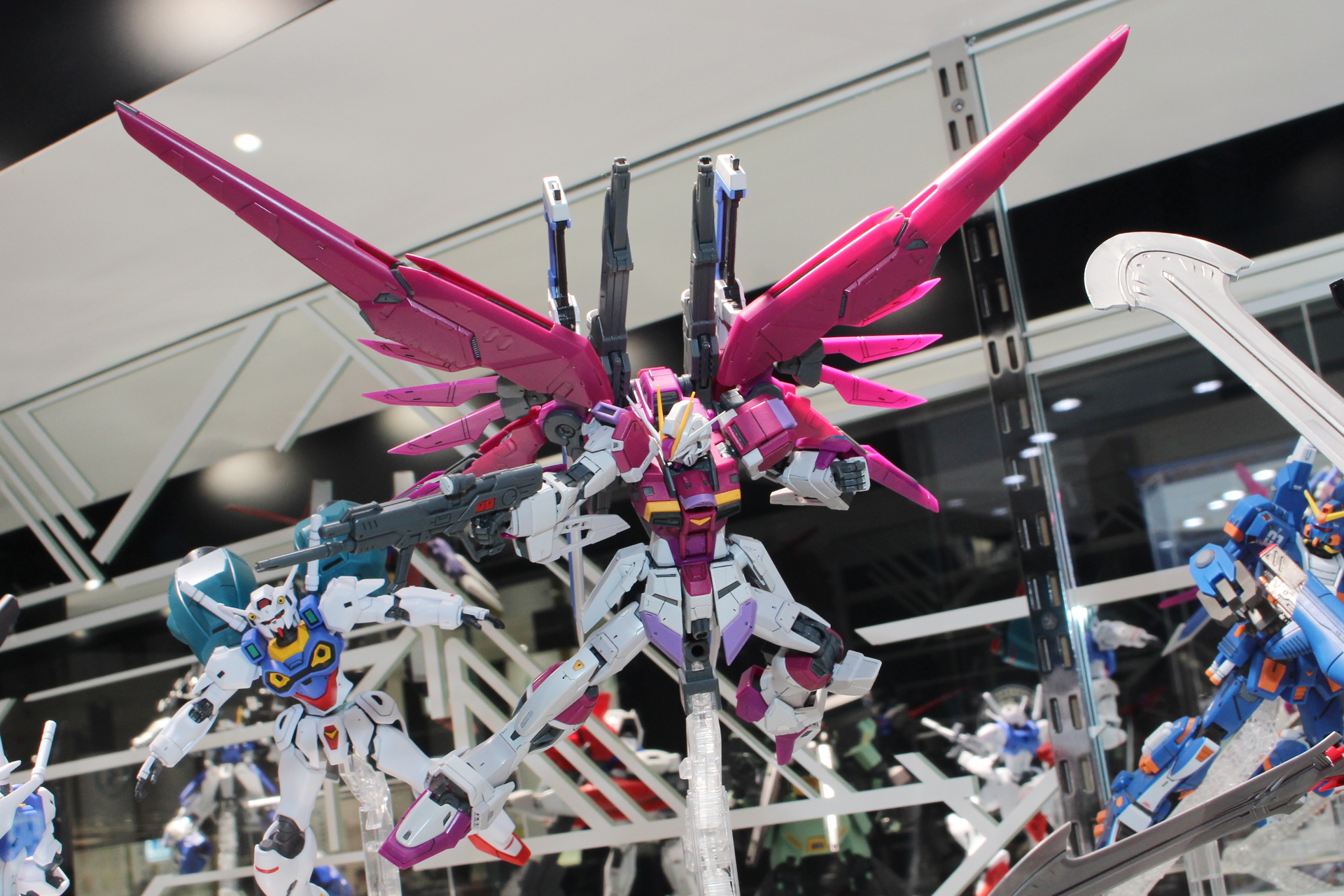 「RG 1/144 デスティニーインパルス」。4月発売予定。価格は4,730円（税込）。プレミアムバンダイ販売商品