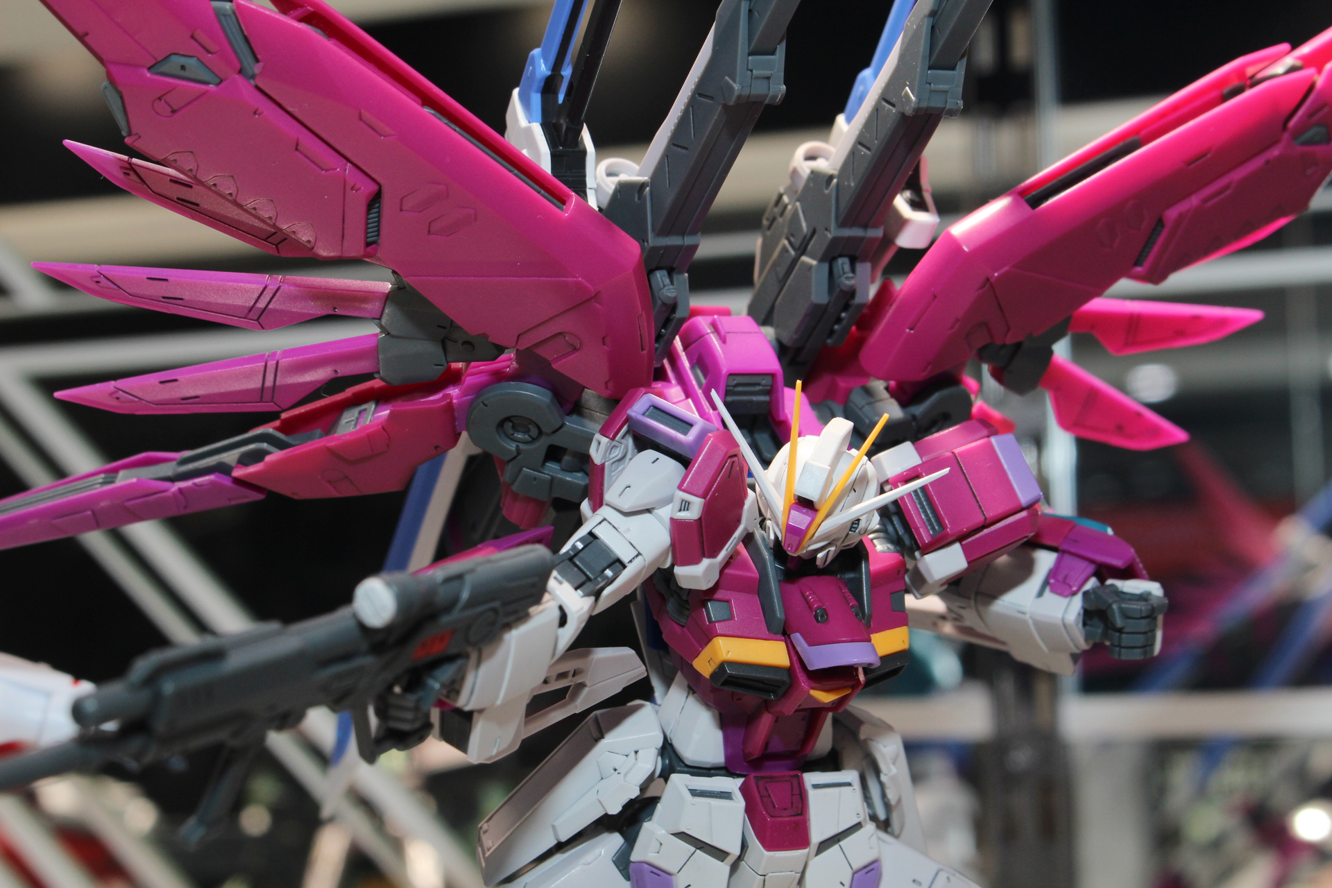 1/144スケールながらハイディテールのRGらしいキット