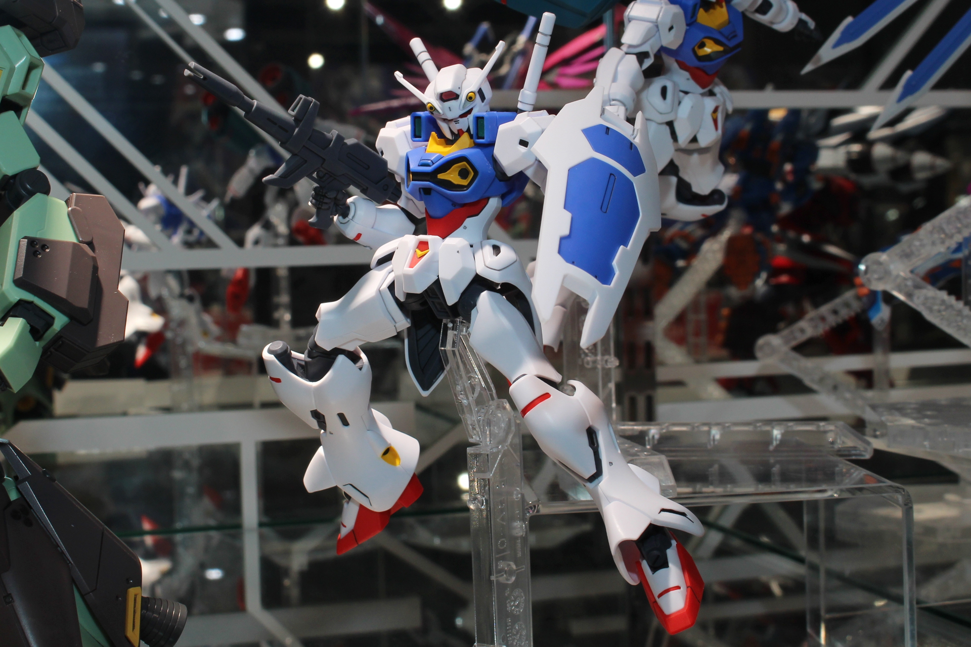 ゲームオリジナルの機体で、その系譜はエンゲージガンダムに繋がる