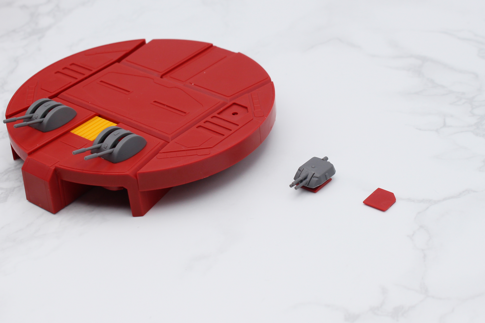 対艦速射砲を取り付けてデッキが完成。ポタン砲は選択肢式だ