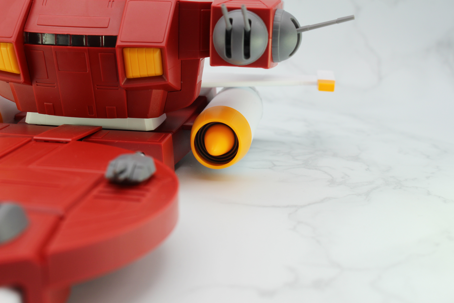 エンジンのノズルの内部などもしっかり作りこまれている