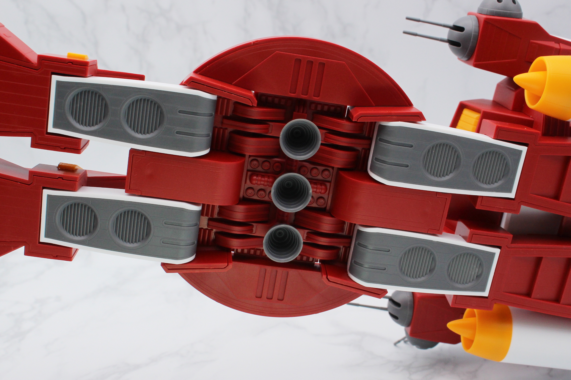 下面のホバーノズル周辺。設定で見えないディテールは新たに作り起こしたそうだ