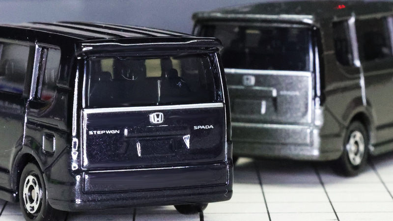 リアに“STEP WGN”と“SPADA”のロゴがプリントされています