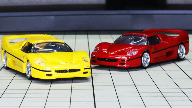 ボディサイドの黒いラインも実車同様です