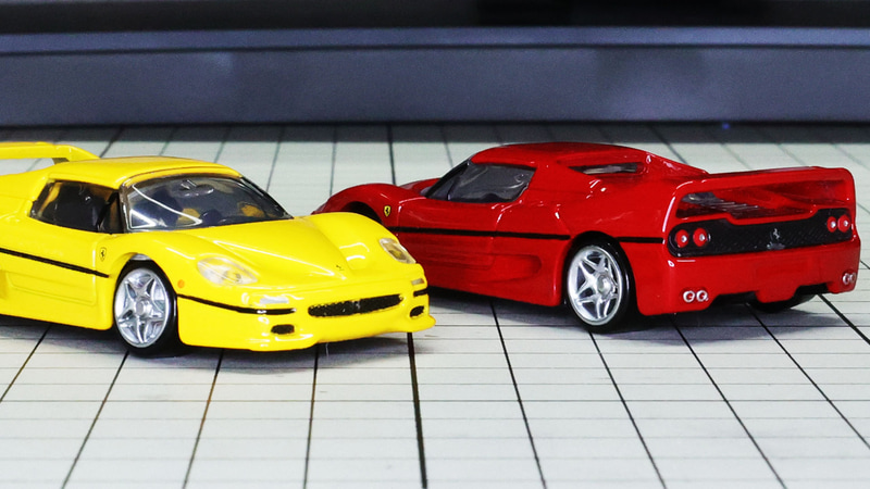 ヘッドライトはクリアーパーツで再現