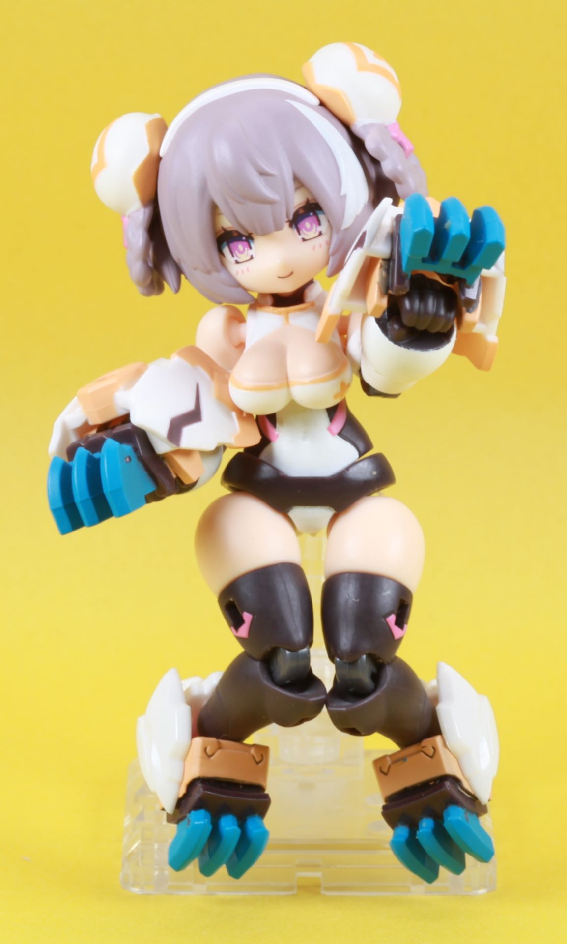 簡易装着 手足の爪パーツを装着