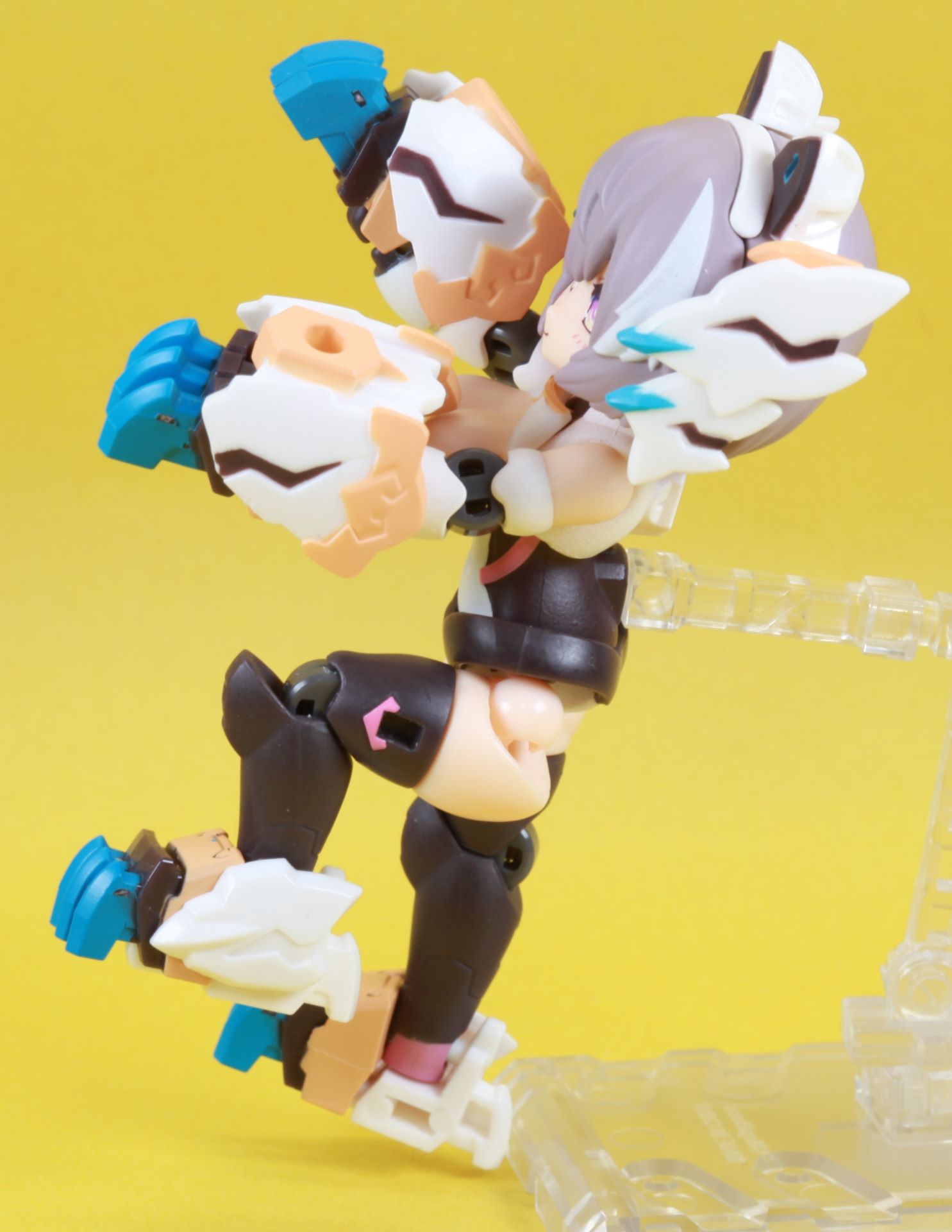 足を90度持ち上げることが可能となるほか