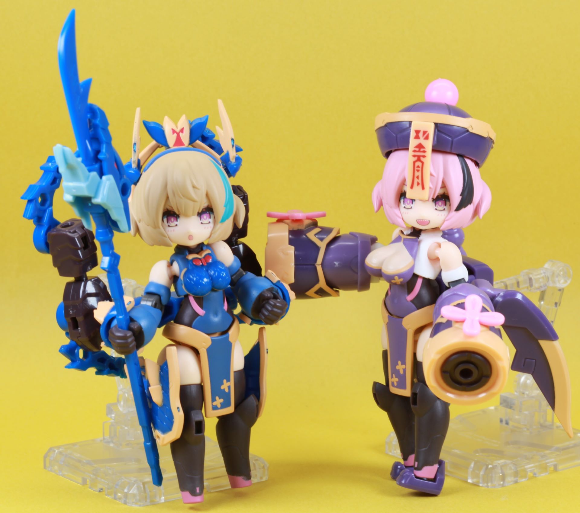 完全武装モード 玄武はキョンシー、青龍は槍使いをイメージした姿