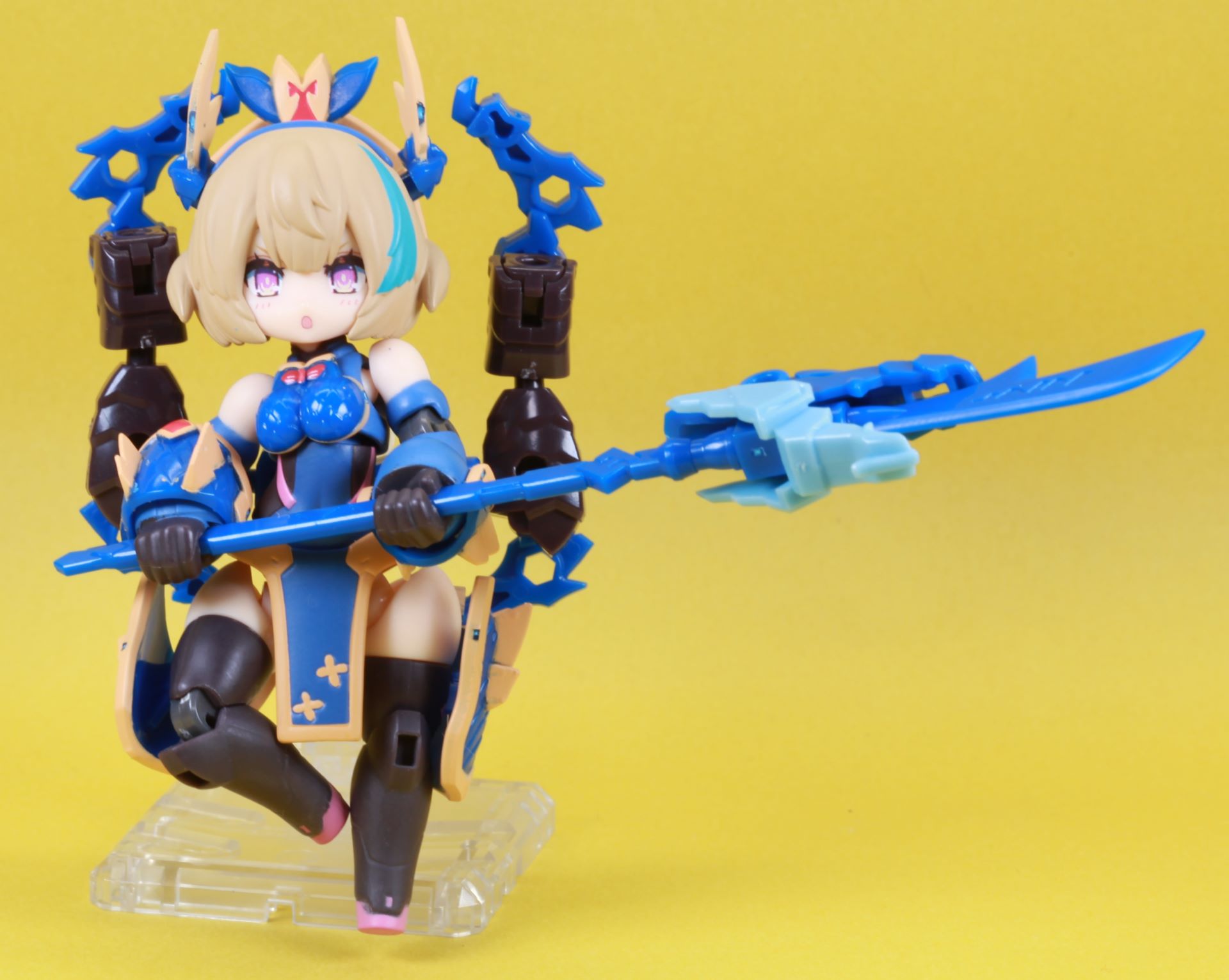 武闘派みたいに武器を構える姿がカッコいい