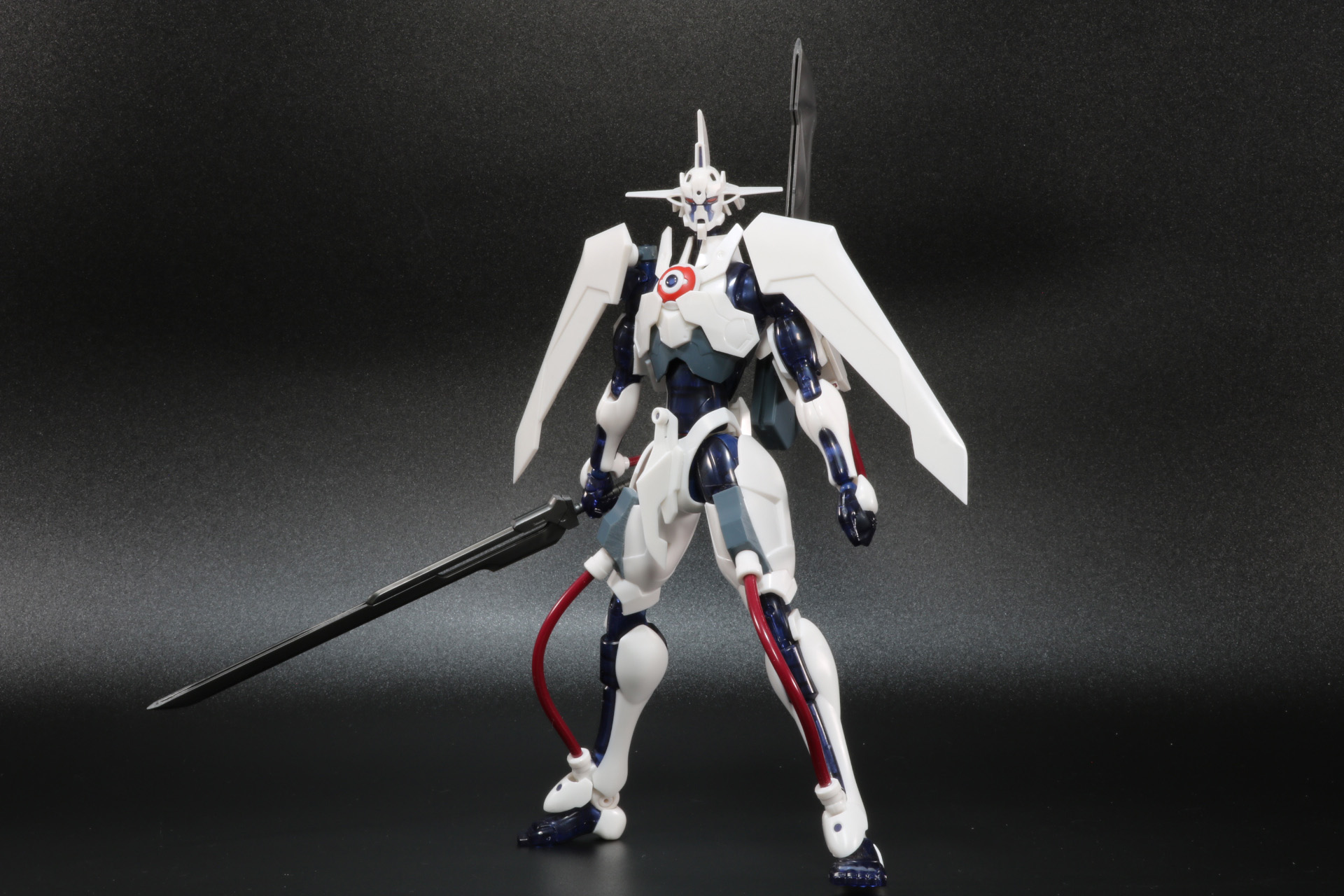 「MODEROID ダン・オブ・サーズデイ」（左）と「ROBOT魂<SIDE YOROI> ダン・オブ・サーズデイ」（右）