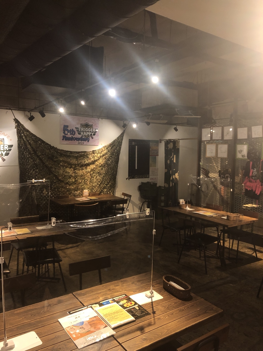 店内の様子（開店後一番のりしたため少々寂しかったが、すぐに他のお客さんも増えた。休日には満席になる）